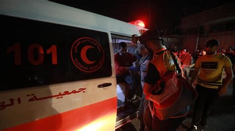 Filistin Kızılayı: İsrail ordusu, el-Emel Hastanesi avlusuna baskın düzenledi - Son Dakika Haberleri